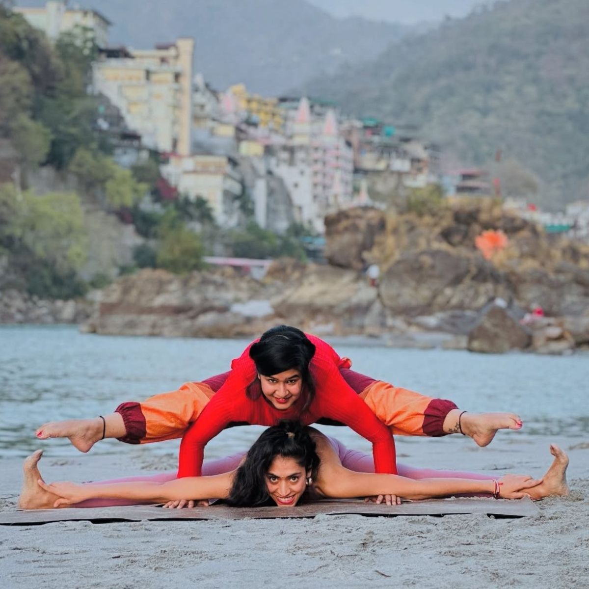 Aguru Yoga Shala Cancun - clases regulares  yoga - VINYASA YOGA