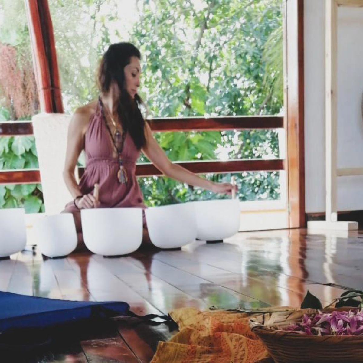 Meditacion y soundhealing, sonoterapia con cuencos de cuarzo, frecuencia vibratoria 432Hz y 528 Hz