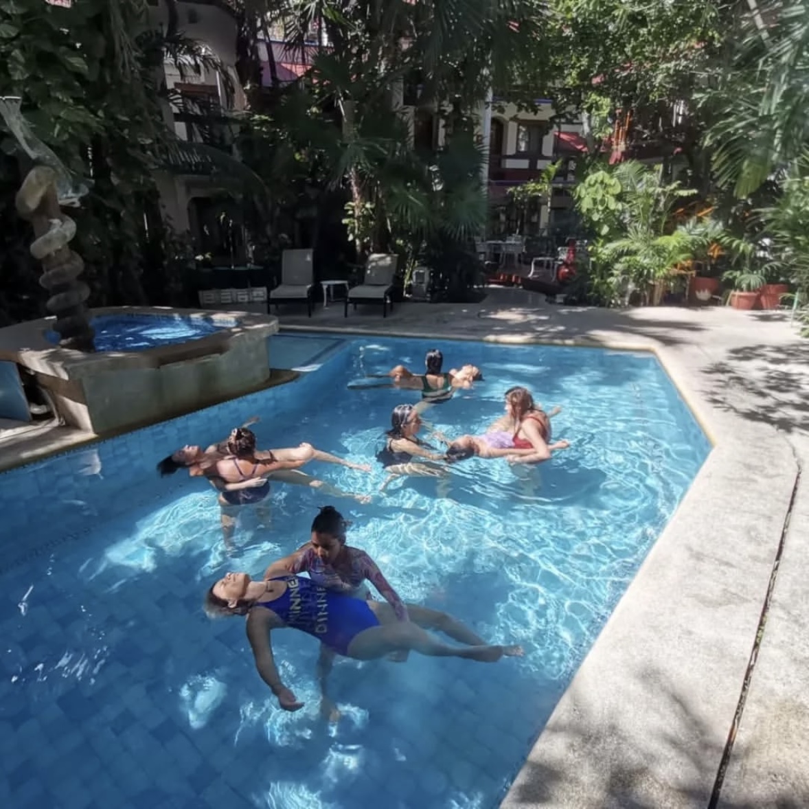 Aguru Yoga Shala Cancun México - Astrología Carta Astral (2) Suelta el control un taller somático en agua con terapia holistica janzu en Cancún México